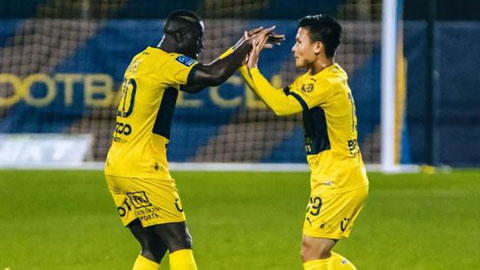Toàn cảnh Quang Hải vào sân ghi bàn đầu tiên cho Pau FC