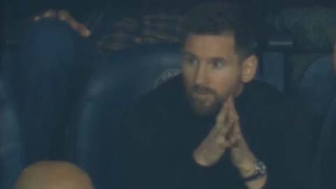 Messi không vỗ tay, không bộc lộ cảm xúc khi Mbappe ghi bàn 