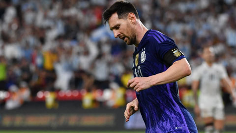 Messi ghi bàn khiến CĐV UAE phát cuồng, bật dậy ăn mừng