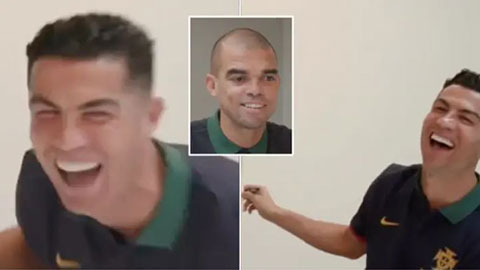 Ronaldo cười không nhặt được mồm khi nhìn bức tranh anh vẽ Pepe siêu xấu