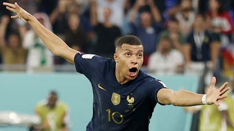 Chỉ cần 1 động tác kỹ thuật, Mbappe khiến cầu thủ Đan Mạch ngã nhào