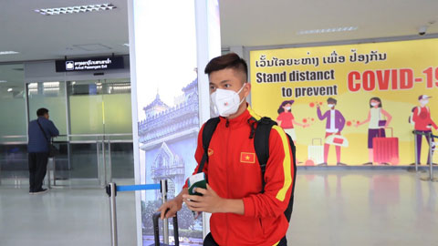 Phan Văn Đức bay một mình đến Lào, chính thức góp mặt tại AFF Cup 2022