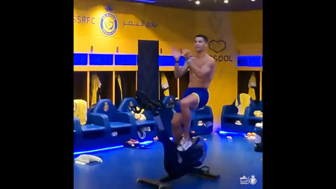 Ronaldo cởi trần vỗ tay ăn mừng bàn thắng của Al Nassr