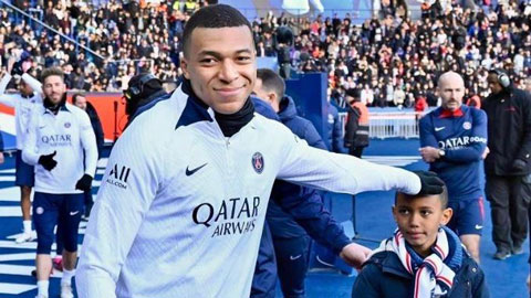 Mbappe được 33.000 CĐV vỗ tay tri ân trong buổi tập đặc biệt của PSG