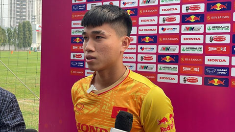 Lê Văn Đô: 'HLV Troussier rất thoải mái, để cầu thủ tự giác sắp xếp giờ giấc xem U20 Việt Nam'