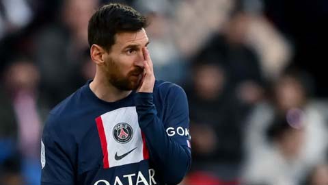 Tiếp tục bị CĐV PSG la ó, Messi đi thẳng vào đường hầm không cảm ơn fan sau trận thua Lyon