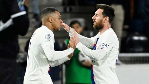 Cận cảnh Messi chuyền bóng từ giữa sân để Mbappe ghi bàn vào lưới Angers