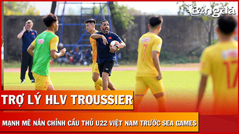 Trợ lý U22 Việt Nam quyết liệt uốn nắn cầu thủ dưới tiết trời nóng kinh hoàng tại Campuchia