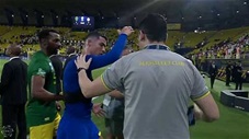 Cận cảnh Ronaldo hành động xấu xí đẩy nhân viên đối thủ khi Al Nassr bị cầm hòa