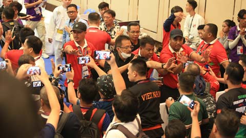 HLV Pencak Silat Indonesia định vào đánh BHL Việt Nam sau trận thua uất ức