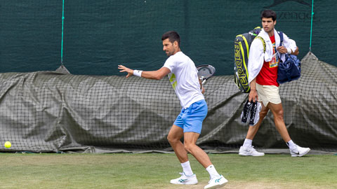 Djokovic kêu gọi sự riêng tư khi bị cha Carlos Alcaraz ghi hình