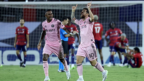Mãn nhãn với cú đúp bàn thắng của Messi đưa Inter Miami vào tứ kết