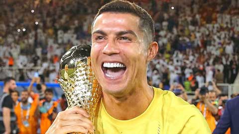 Xem Ronaldo vác cúp nhảy múa, cười nói không ngừng khi cùng Al Nassr vô địch 