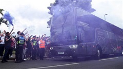 Xe bus của Aston Villa bị tấn công sau trận thắng Burnley