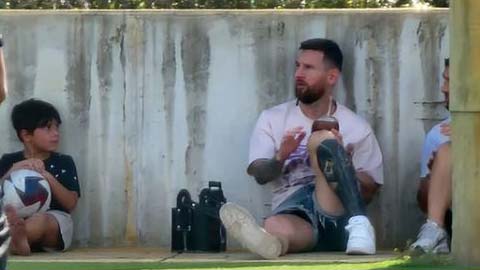 Messi đến xem con trai thi đấu cho U12 Inter Miami, tranh thủ làm HLV và trực tiếp chỉ đạo