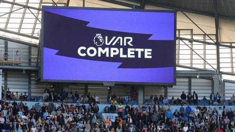 Top 10 sai lầm của VAR ở Premier League