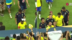 Neymar nổi xung vì dính 'vật thể lạ' sau trận Brazil bị cầm hòa