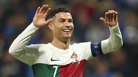 Cận cảnh Ronaldo lập cú đúp, vượt mặt Haaland ghi bàn nhiều nhất năm 2023
