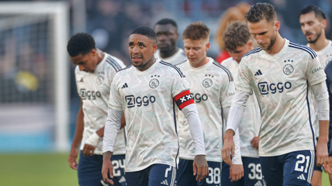 Ajax tụt xuống cuối BXH giải Hà Lan, lập hàng loạt kỷ lục tệ hại