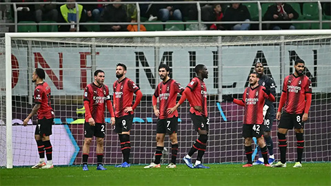 Milan chìm sâu khủng hoảng: Thử nghiệm 4-4-2 với Jovic bất thành