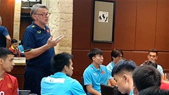 HLV Troussier họp ĐT Việt Nam giữa tối, giải thích lý do thay Văn Thanh, Tiến Linh