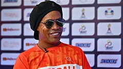 Ronaldinho mong Mbappe gia hạn và giành Quả bóng Vàng cùng PSG