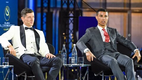 Lewandowski: Hãy học Ronaldo,  đừng học Messi