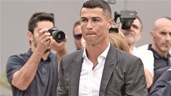 Cristiano Ronaldo khốn khổ vì xây ‘kim tự tháp’