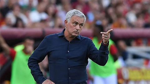 Jose Mourinho vướng vào điệu nhảy gây hoang mang