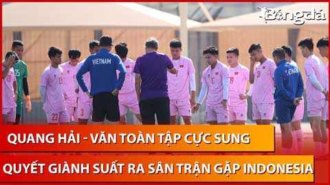 HLV Troussier chỉ cách chuyền bóng cho Quang Hải, Văn Toàn và các cầu thủ không đá trận gặp Nhật Bản