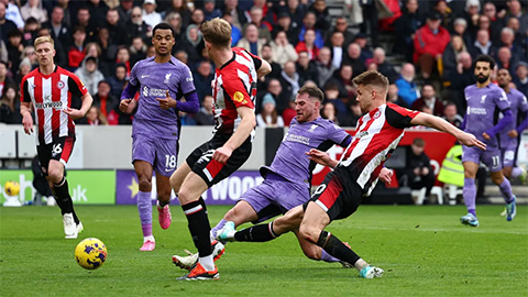 Tường thuật Brentford 1-4 Liverpool