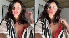 'Gái rượu' nhà Leboeuf quyến rũ ngất ngây với nội y đỏ