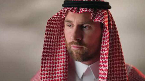 Messi gây ngạc nhiên khi khoác lên người phục trang Ả Rập 