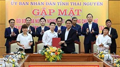 Thái Nguyên T&T ra mắt 3 hợp đồng ‘bom tấn’ bóng đá nữ, ký hợp đồng 2 năm