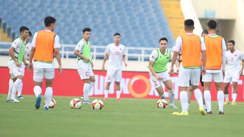 ĐT Việt Nam tập trên mặt sân đạt chuẩn quốc tế trước ngày đấu Indonesia