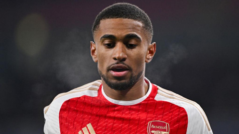 Sao Arsenal lập kỷ lục không mong muốn ở trận gặp Luton