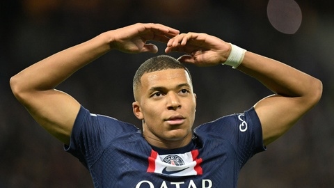 Kylian Mbappe về cánh trái như trâu nái về ruộng sâu