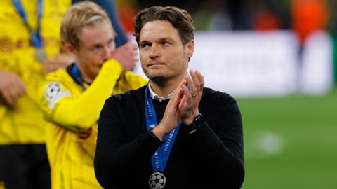 Dortmund bất ngờ chia tay HLV Terzic