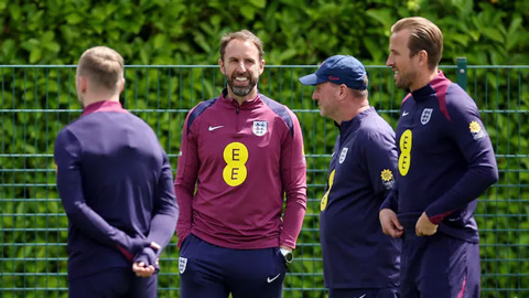 Gareth Southgate kêu gọi các tuyển thủ Anh 'tự biến mình thành huyền thoại'
