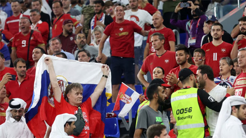 UEFA điều tra trận Serbia vs Anh
