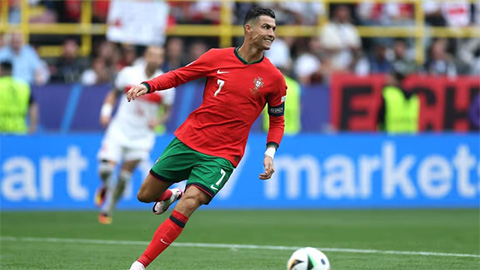 Chơi đồng đội, Ronaldo thiết lập nên kỷ lục EURO 