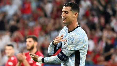 Ronaldo để lại một loạt hình ảnh xấu trong trận thua Georgia