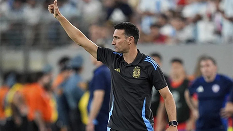 HLV trưởng ĐT Argentina bị cấm chỉ đạo 1 trận ở Copa America 2024