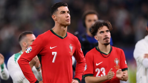 HLV Bồ Đào Nha dùng 3 từ để nói về tương lai của Ronaldo 