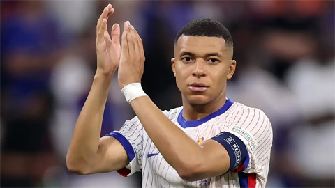Vé xem Mbappe ra mắt bán hết sạch trong tích tắc