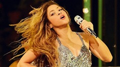 Shakira hát 7 phút, kiếm 2 triệu USD