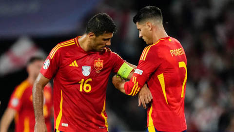 Rodri và Morata bị UEFA buộc tội vì 1 bài hát