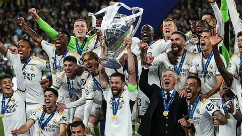 Real Madrid trở thành đội bóng đầu tiên đạt doanh thu 1 tỷ euro