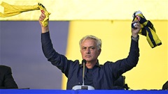 Trận ra mắt của Jose Mourinho: 7 bàn thắng và 1 nhân cách cũ