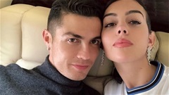 'Cừu non' Ronaldo bị Georgina gài bẫy